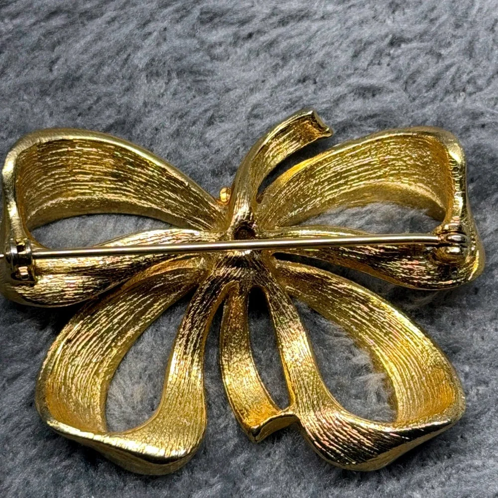 Vintage Gold Tone Bow‎ Brooch Pin Women's Fashion Accessory 2 in
